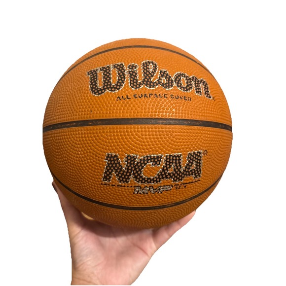 Wilson Other - Wilson NCAA 28.5" Basketball All Surface Cover Intermediate